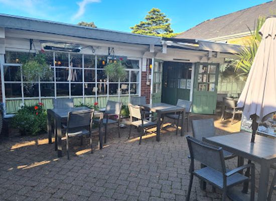 jersey/rozel-bay/bar/ransoms-tearoom