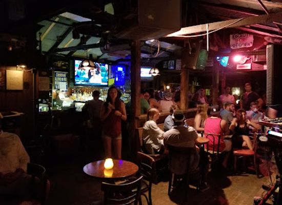 massachusetts/cape-cod/bar/woodshed