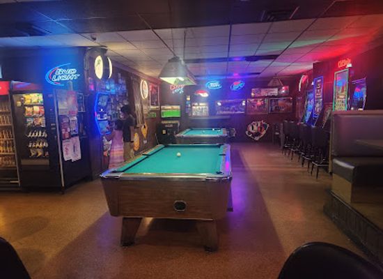 wisconsin/central-sands/bar/c-r-bar-and-grill