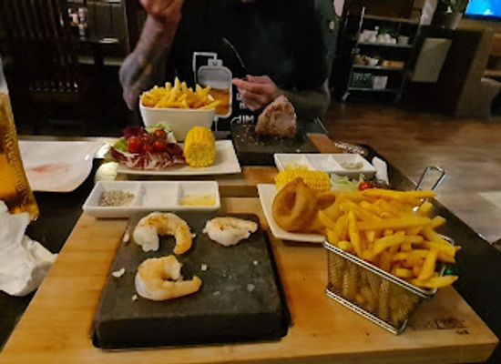 jersey/st-catherine-s-breakwater/bar/the-daily-globe-wine-bar-eaterie