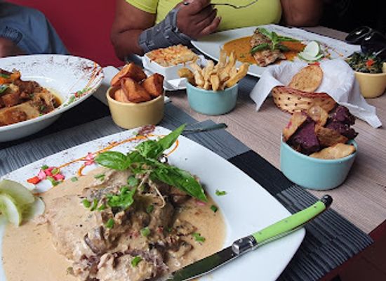 dominica/saint-luke/bar/zeb-zepis-bistro