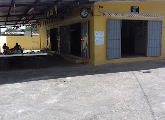 trinidad-and-tobago/asa-wright-nature-centre/bar/garsal-s-bar