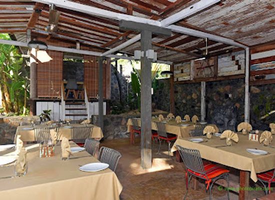 mauritius/black-river/bar/flavours-resto-bar