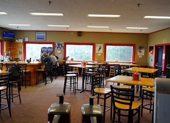 new-hampshire/franconia-notch-state-park/bar/cafe-4080