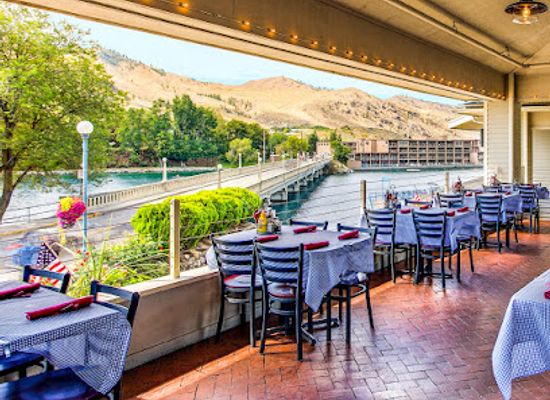 washington/lake-chelan/bar/campbell-s-pub-veranda