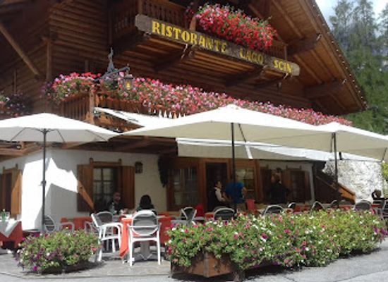 italy/alta-via-1/bar/restaurant-lake-scin
