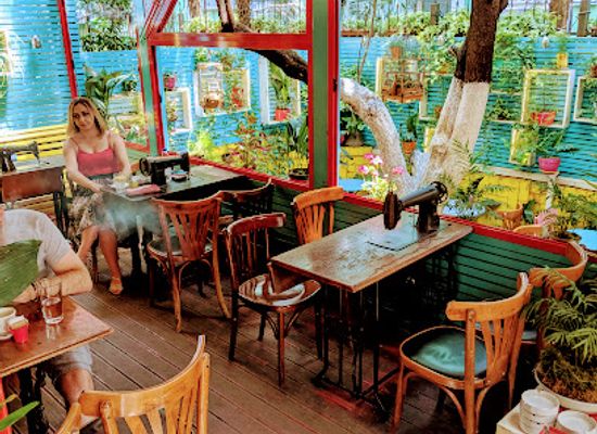 albania/lura-lakes/bar/radio-bar-tirana