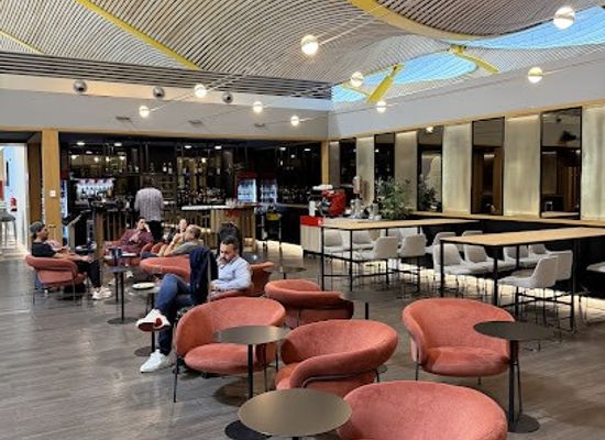 spain/madrid/bar/iberia-dali-vip-lounge
