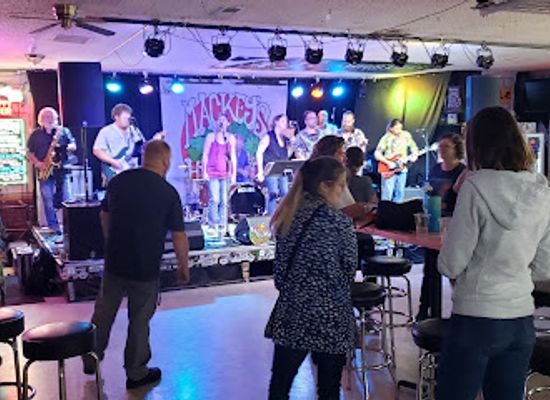 illinois/northern-illinois/bar/mackey-s-hideout