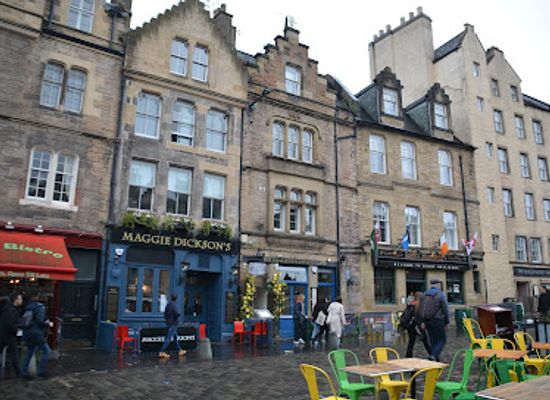 united-kingdom/scottish-highlands/bar/the-wee-pub-the-smallest-pub-in-scotland