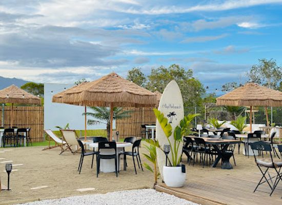 new-caledonia/ouegoa/bar/by-the-beach