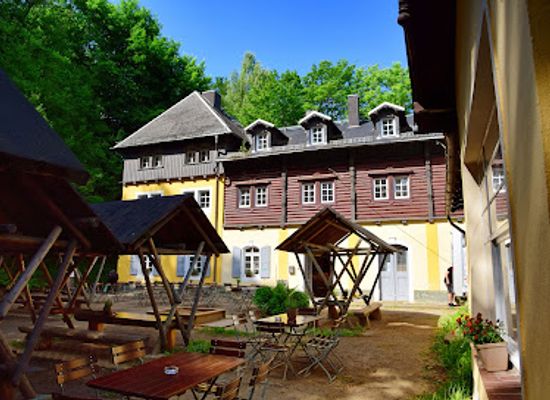 germany/saxon-switzerland-national-park/bar/the-cowshed-mountain-inn
