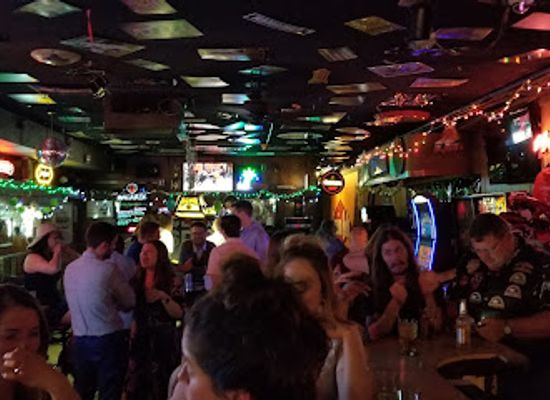 south-dakota/sioux-falls/east-bank/bar/top-hat-bar-lounge