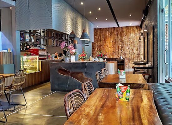 indonesia/riau/bar/bar-bar-steak-and-sweets