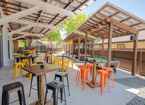 texas/edwards-plateau/bar/the-hidden-grove