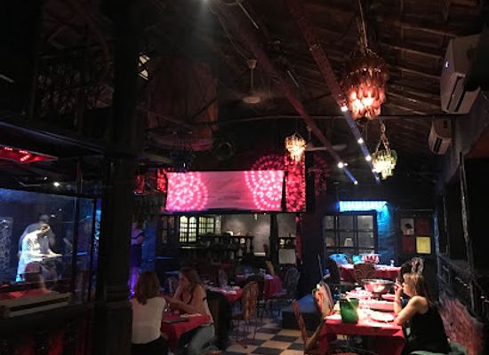 tunisia/tunisian-sahara/bar/boeuf-sur-le-toit-boeuffy-jardin-du-boeuf