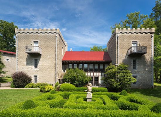 ohio/hocking-hills/bar/ravenwood-castle
