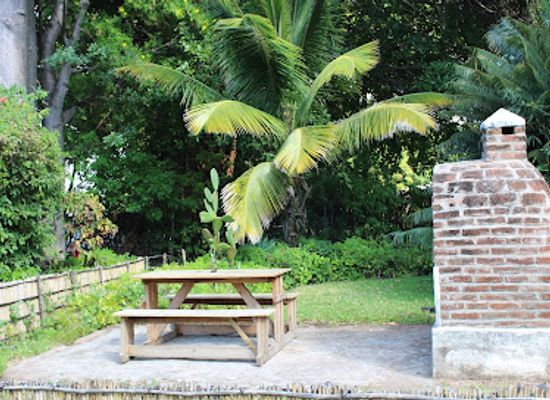 malawi/lake-malawi/bar/nkhudzi-lodge