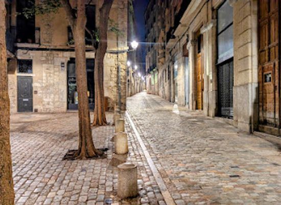 spain/girona/barri-vell-old-town/bar/bau-bar