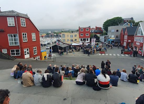 faroe-islands/sandoy-island/bar/sirkus-bar