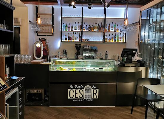 cabo-verde/praia-de-atalaia/bar/el-patio-de-cesar