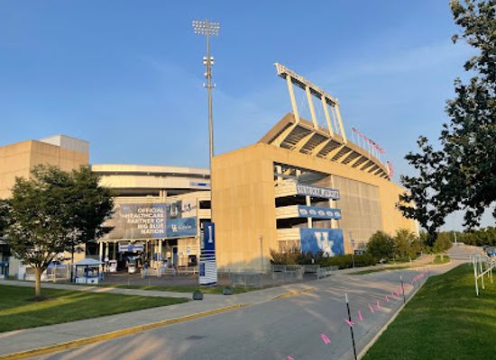 kentucky/lexington/university-of-kentucky/bar/kytailgate