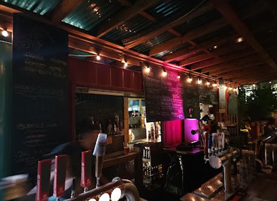 canada/quebec/bar/la-cour-arriere-du-festibiere