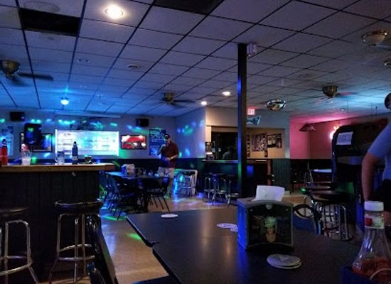 iowa/western-iowa/bar/gilligan-s-pub-grub