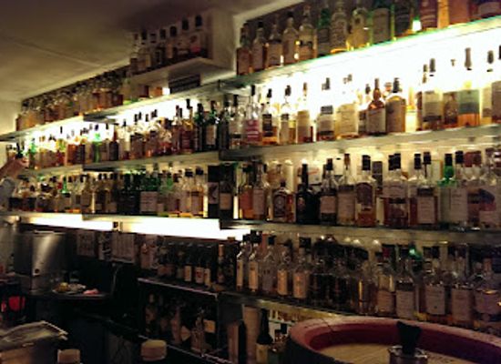 switzerland/geneva/carouge/bar/whiskies-hors-standards