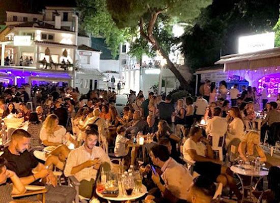 greece/skiathos/bar/barbouni-cocktail-bar-skiathos-greek-spirits