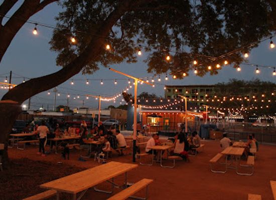 texas/central-texas/bar/yard-bar