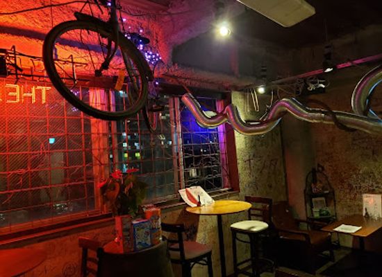 japan/kanazawa/bar/free-space