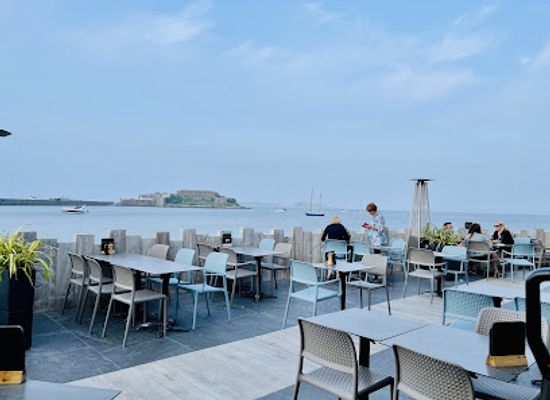 guernsey/st-peter-port-waterfront/bar/octopus-restaurant