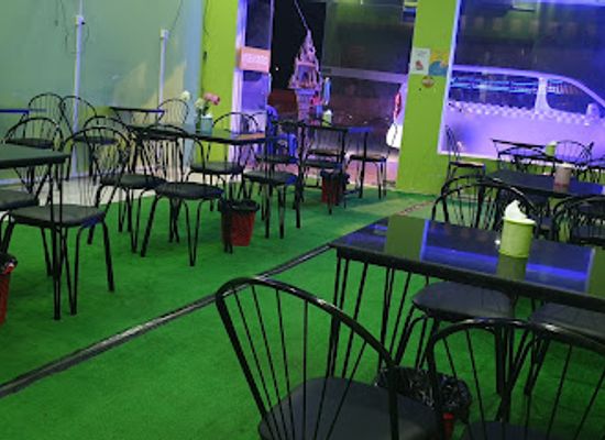 cambodia/svay-rieng/bar/old-friends-cocktails-mini-bar