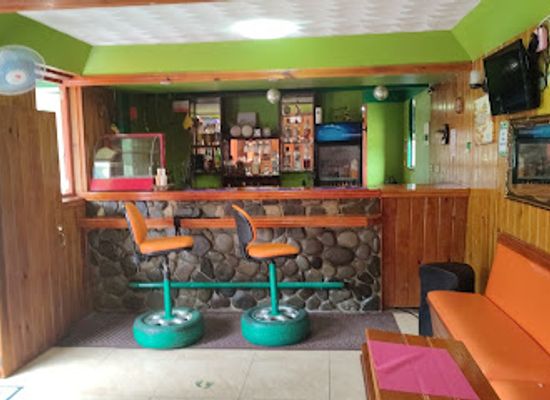 dominica/boiling-lake/bar/green-gates-restaurant-bar