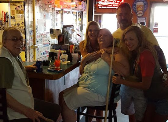 wyoming/campbell-county/bar/lakeside-liquor-lounge