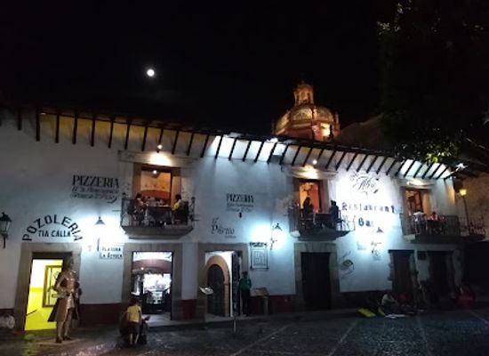 mexico/taxco/bar/la-extranjera-taxco