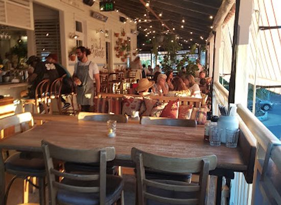 australia/byron-bay/bar/the-balcony-bar-oyster-co