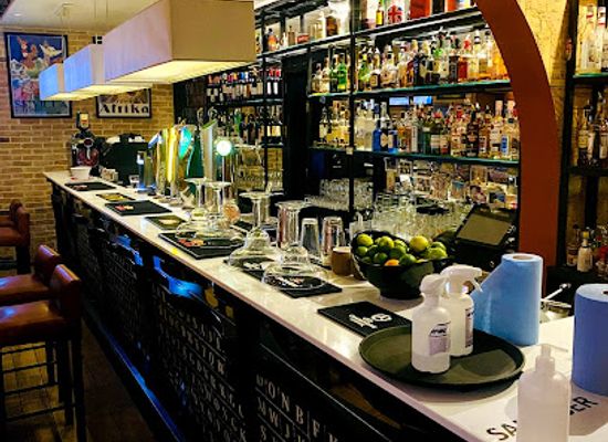 malta/bugibba/bar/travellers-cafe-bar