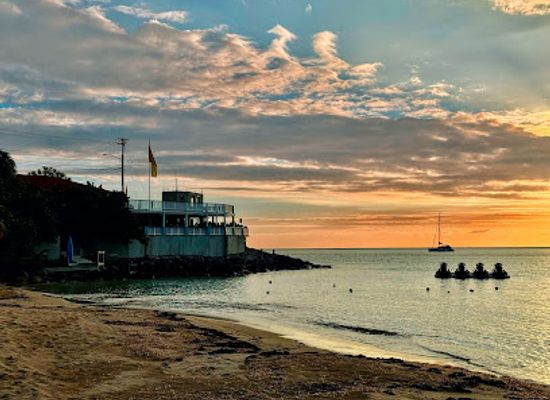 saint-kitts-and-nevis/newcastle/bar/on-the-rocks
