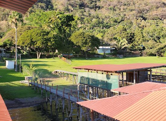 el-salvador/lake-coatepeque/bar/el-gran-mirador-2