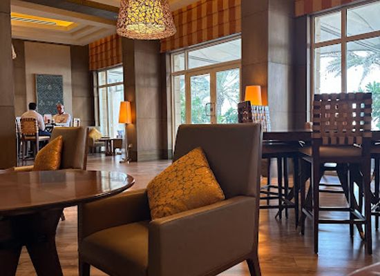 oman/al-hajar-mountains/bar/the-deck-bar-lounge