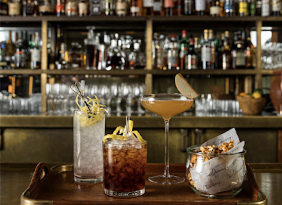 south-carolina/lowcountry/bar/the-living-room-at-the-dewberry