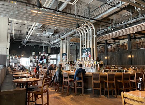 canada/ottawa/glebe/bar/craft-beer-market-ottawa