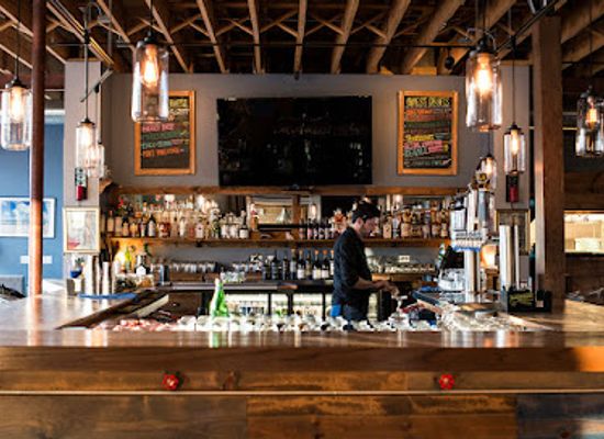 illinois/evanston/bar/peckish-pig