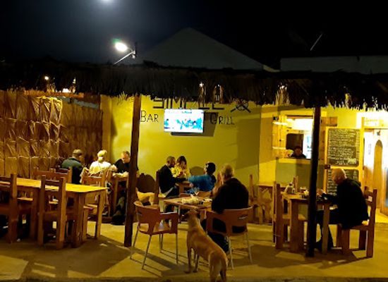 cabo-verde/santa-maria-beach/bar/simple-bar-grill