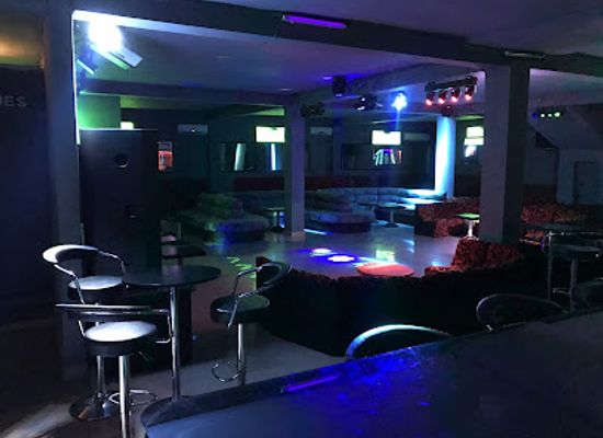 guinea/middle-guinea/bar/conakry-club