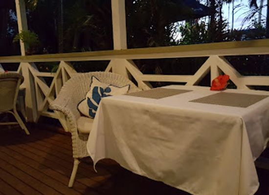 tonga/pangaimotu/bar/the-waterfront-cafe