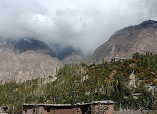 pakistan/hunza-valley/bar/rewayat-restaurant-ganish-hunza