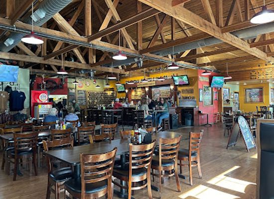 wyoming/black-hills/bar/the-knuckle-saloon